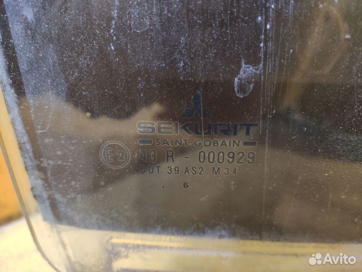 Стекло заднее правое для Mitsubishi Carisma