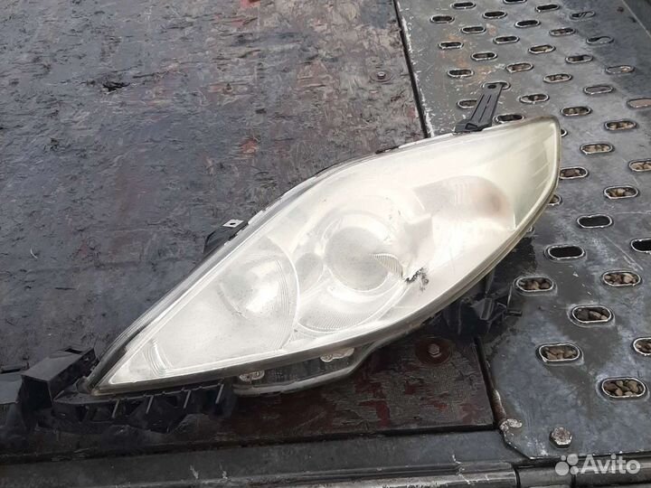 Фара Мазда 5 2007-2010 год рестайлинг