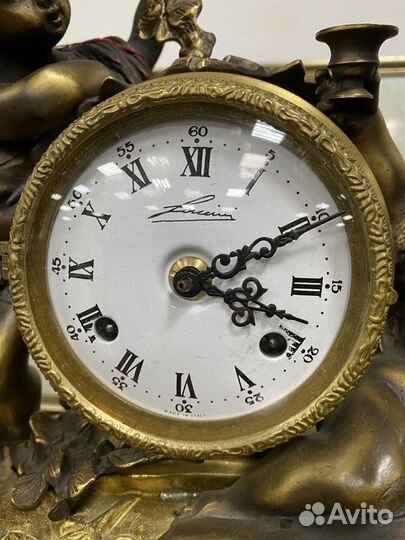 Старинные каминные часы с канделябрами