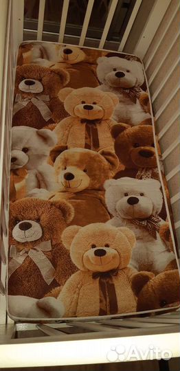 Детская кроватка с поперечным маятником