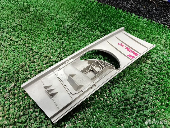 Накладка крепления ремня безопасности заднего правого Toyota Land Cruiser Prado