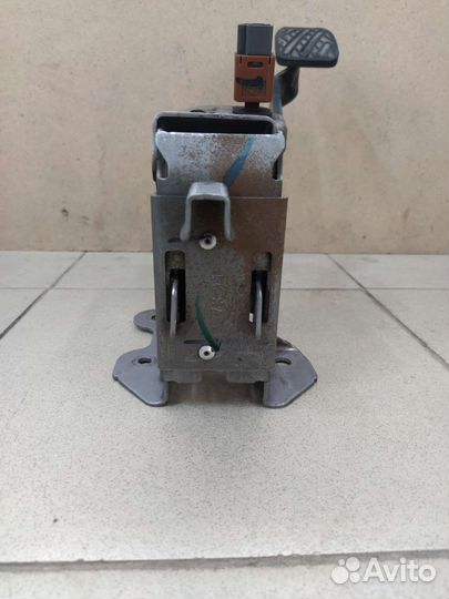 Педаль тормоза Ниссан Кашкай J10