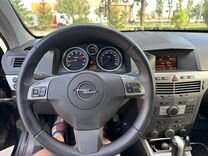 Opel Astra 1.8 AT, 2006, 245 000 км, с пробегом, цена 615 000 руб.