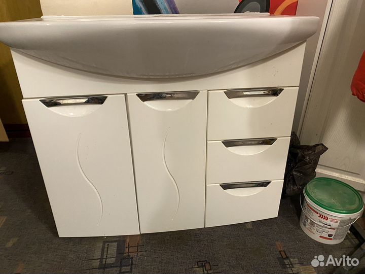 Раковина с тумбой для ванной