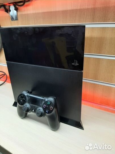 Игровая приставка - PlayStation 4