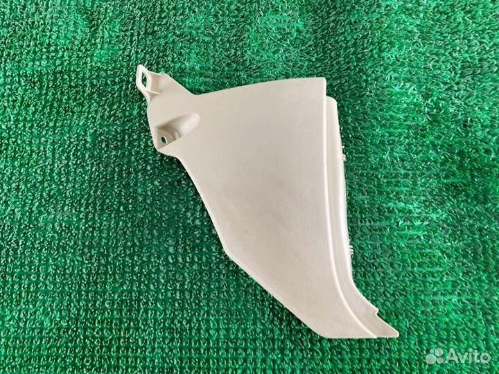 Обшивка стойки прав. перед. Toyota Lx570, Land cru