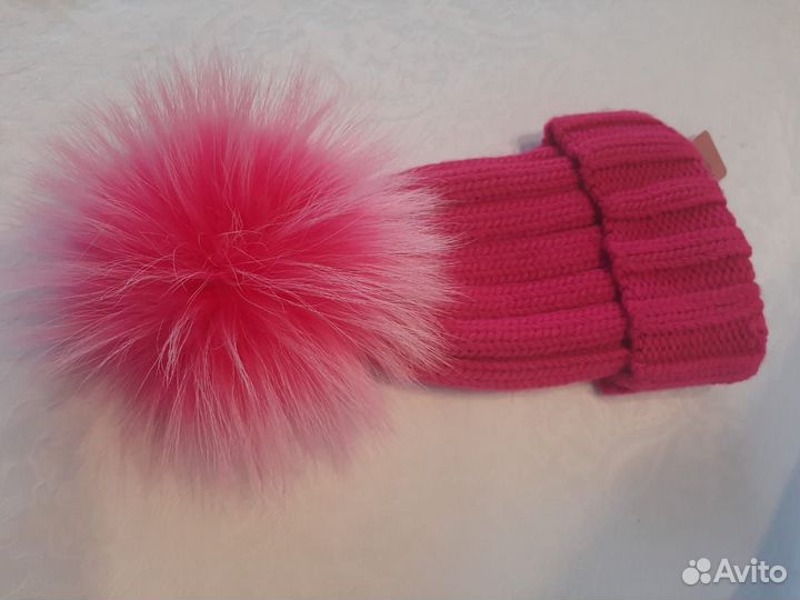 Шапка с натуральным помпоном женская