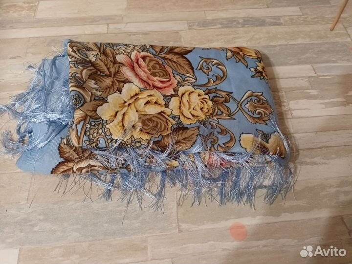 Русский платок с бахромой