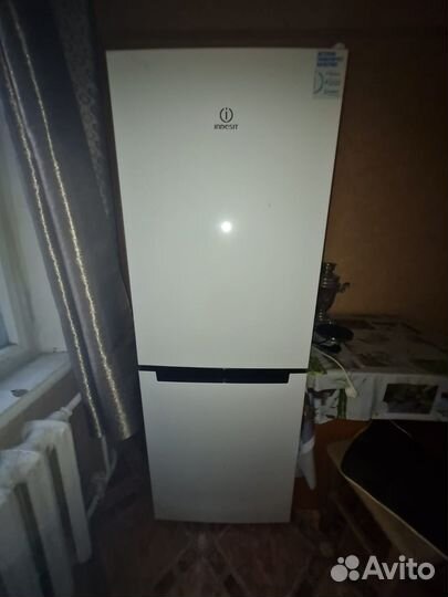 Холодильник Indesit DS 4160 W, белый