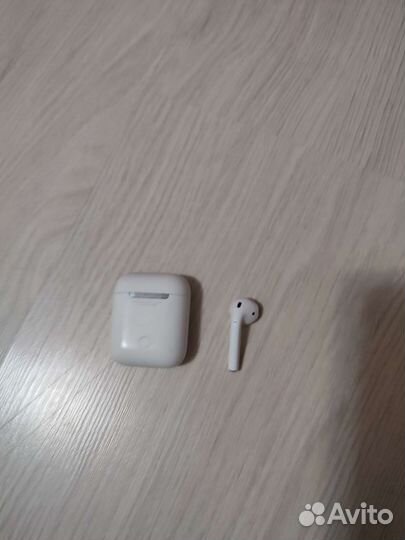 Apple airpods 2 правый наушник + кейс
