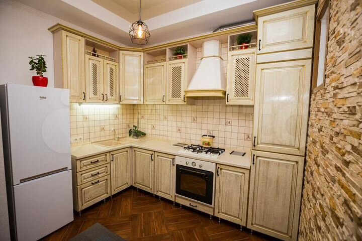 3-к. квартира, 70 м², 1/3 эт.