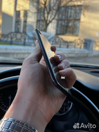 iPhone SE (2020), 128 ГБ