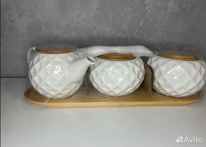 Подарочный набор фарфоровой посуды новый разный