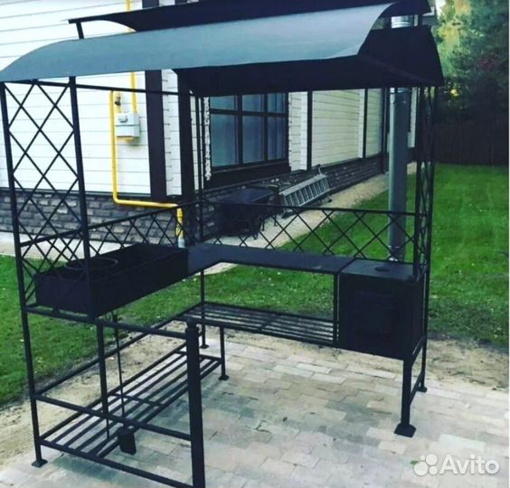 Мангал с крышей