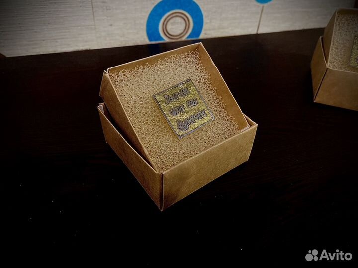 Значек дурачек-прикол подарок