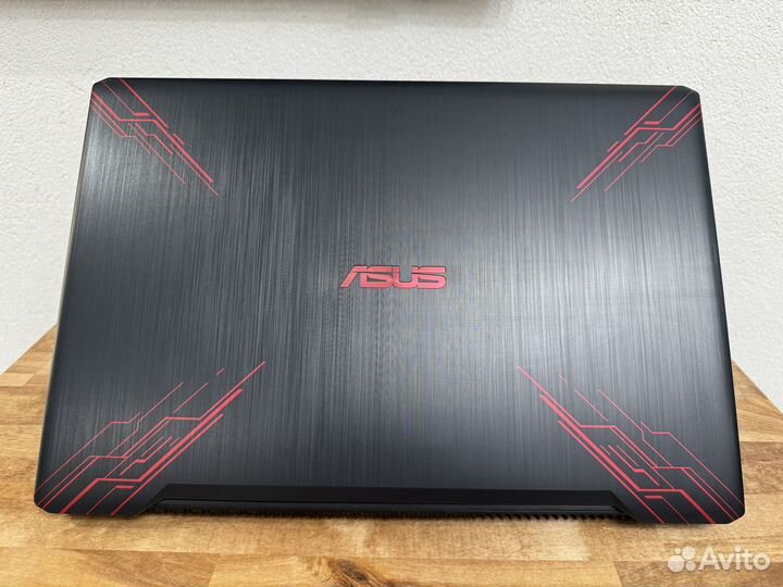 Монстр Asus 8ядер i5-8250 12Gb SSD256+1000 GTX1050