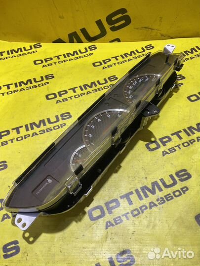 Щиток приборов Toyota Voxy