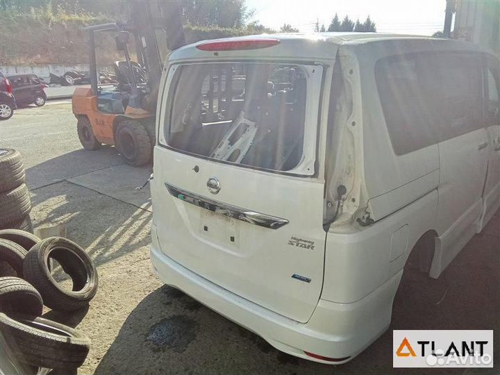 Накладка на дверь задний правый nissan serena
