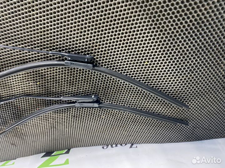 Поводок стеклоочистителя Ford Kuga 2 (16-19)