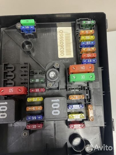 Блок предохранителей Фольксваген Гольф 6