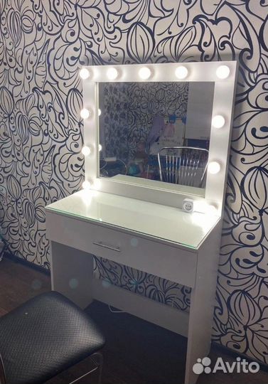 Гримерный стол