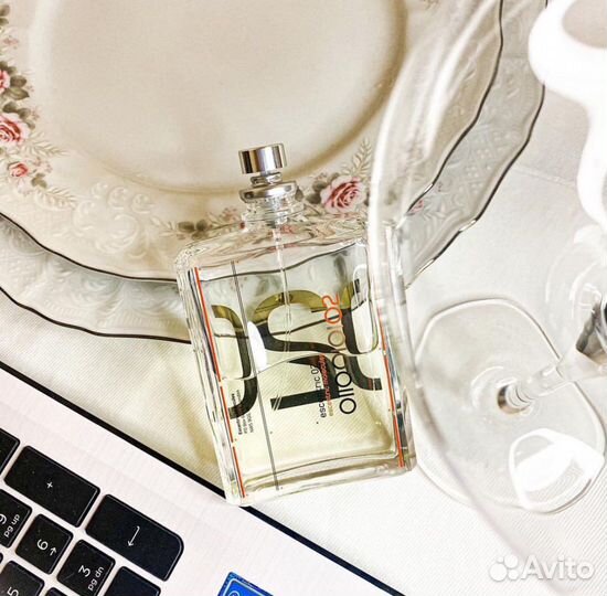 Escentric molecules 02