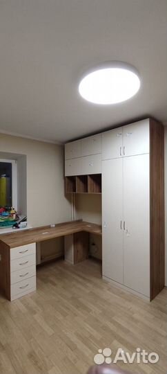 Рабочая зона у окна IKEA