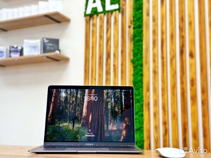 MacBook Air M1 8/256GB Space Gray
