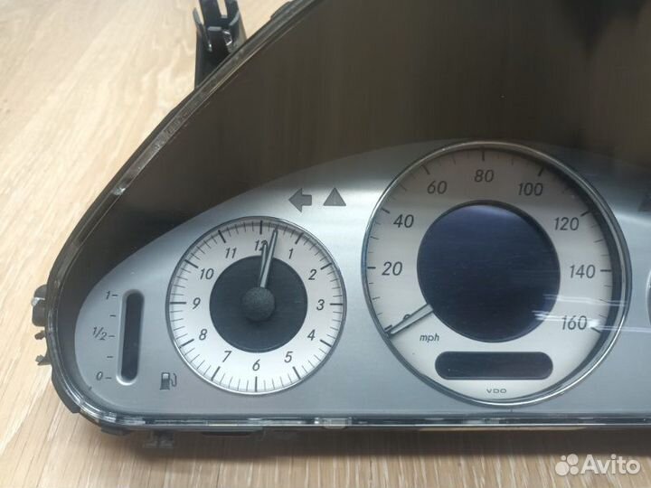 Панель приборов Mercedes E W211