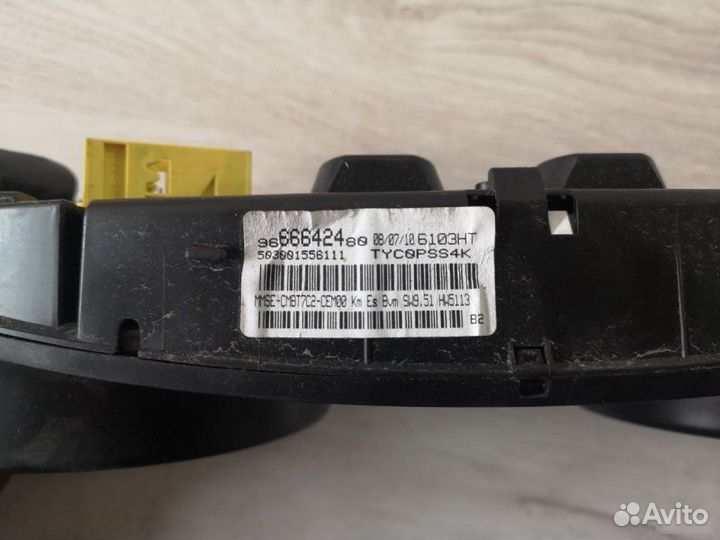 Щиток приборов Peugeot 308