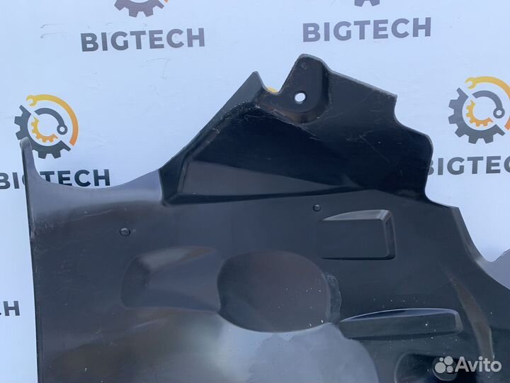 Подкрылок передний Mercedes W251 A2518841722