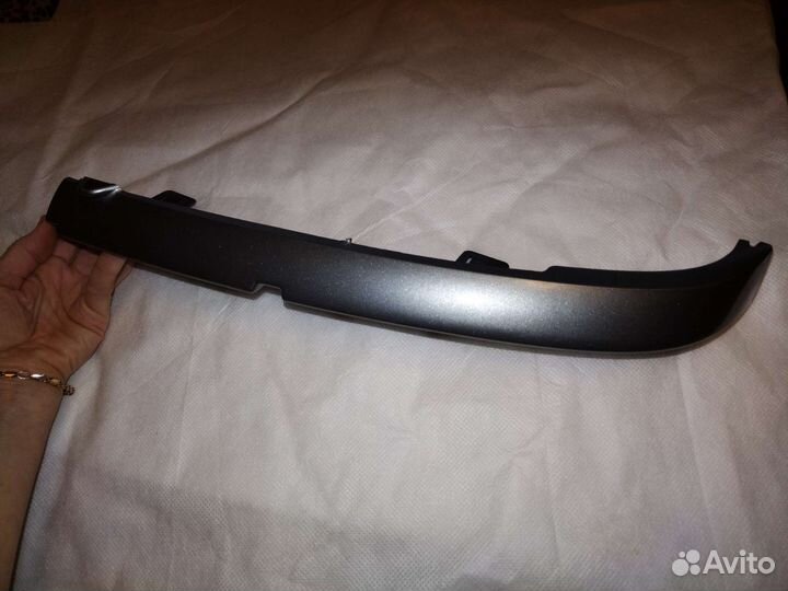 Левая ресничка (накладка под фару) на Ваз 2115