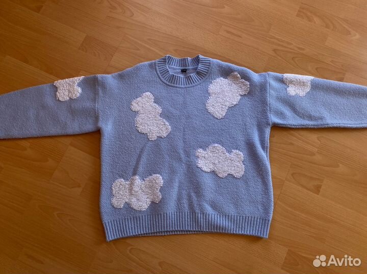 Свитер голубой с облаками размер 40-44