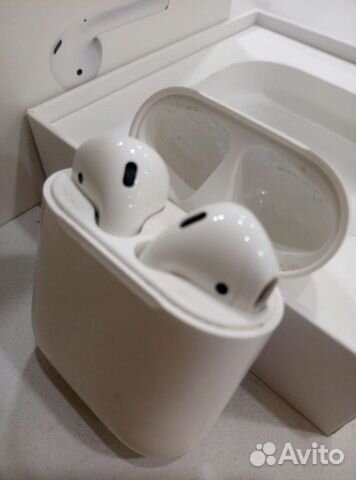 Беспроводные наушники apple airpods