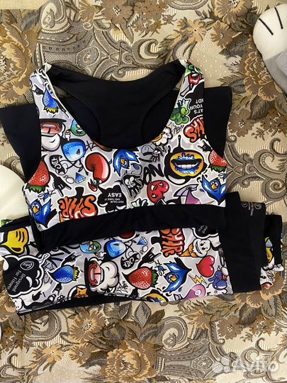 Фитнес костюм designed for fitness