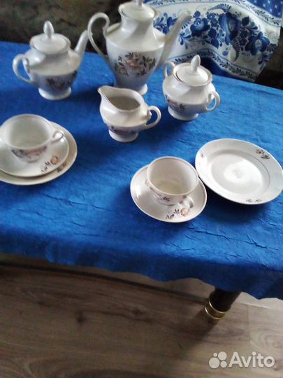 Чайный сервиз на 12 персон