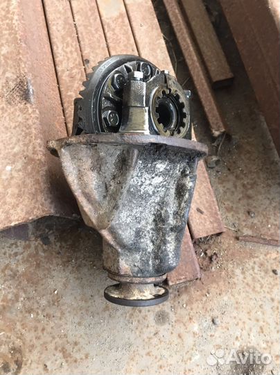 Задний мост на ниву в разборе