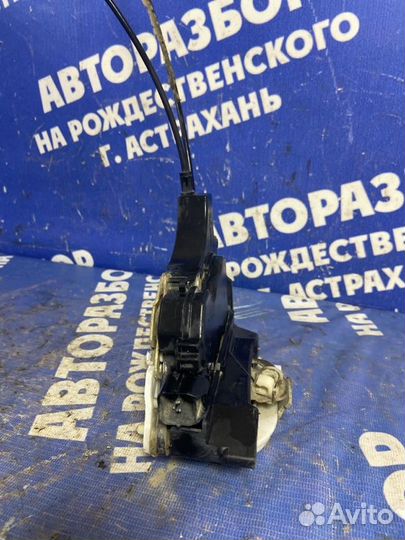 Задний левый замок двери. Mitsubishi Grandis