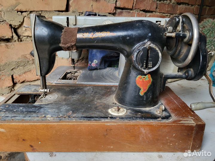Швейная машина чайка