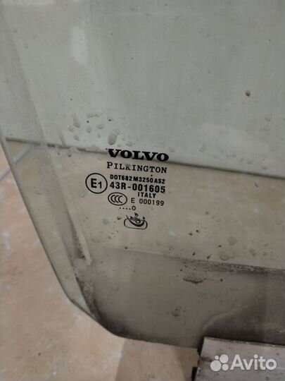 Стекло двери переднее правое Volvo Xc90