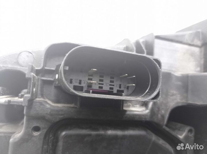 Фара правая Mercedes-Benz C-Class