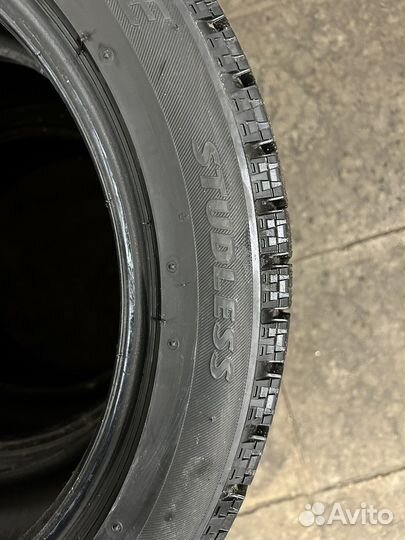 Bridgestone Blizzak VRX 215/50 R17 91