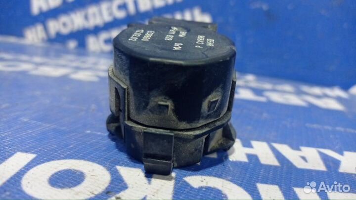 Моторчик заслонок отопителя Bmw E65 седан N62B44