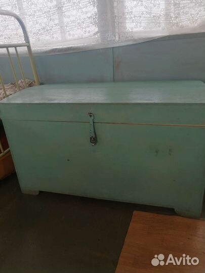 Сундук деревянный