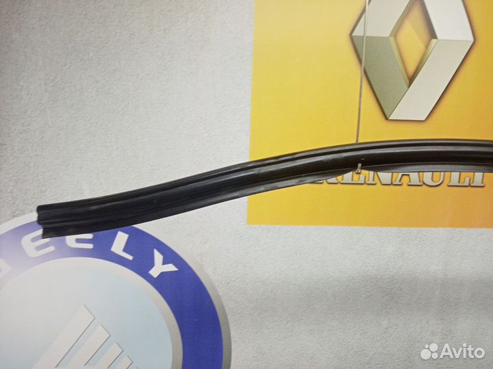 Уплотнитель Резинка капота Renault fluence