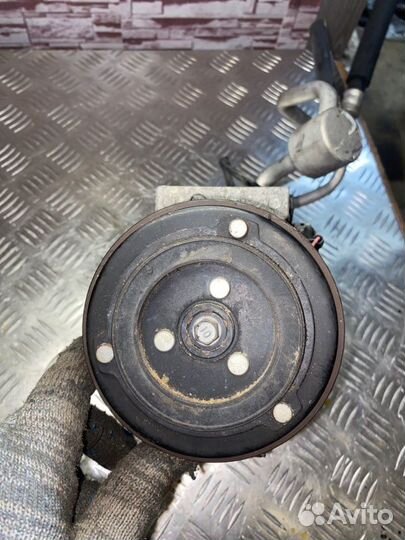 Компрессор кондиционера Nissan X-Trail T31 MR20DE