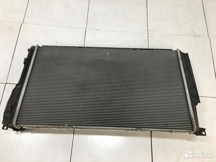 Радиатор охлаждения двигателя BMW i8 I12 (2014—201