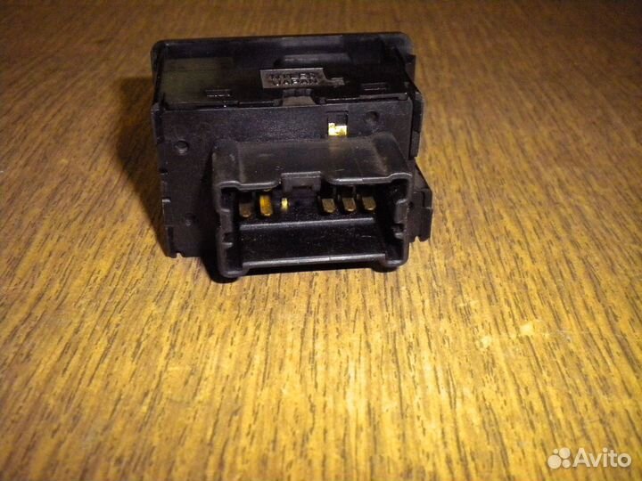 Кнопка регулировки зеркал Nissan Cefiro A32