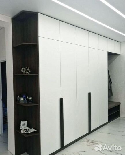 Распашной шкаф