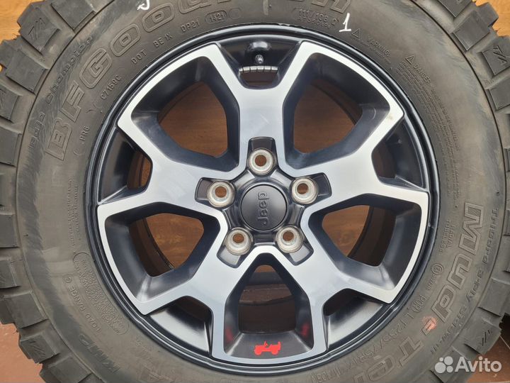 Комплект оригинальных колес в сборе Jeep Wrangler